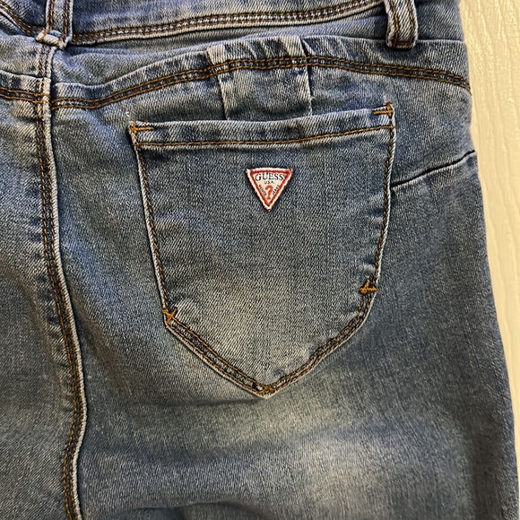 Guess jean with no rips blue. - Picture 6 of 7